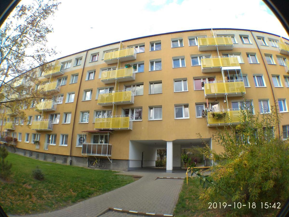 2120 Przyjazni 4 - Tanie Pokoje - Samodzielne Zameldowanie - Self Check In Posen Exterior foto