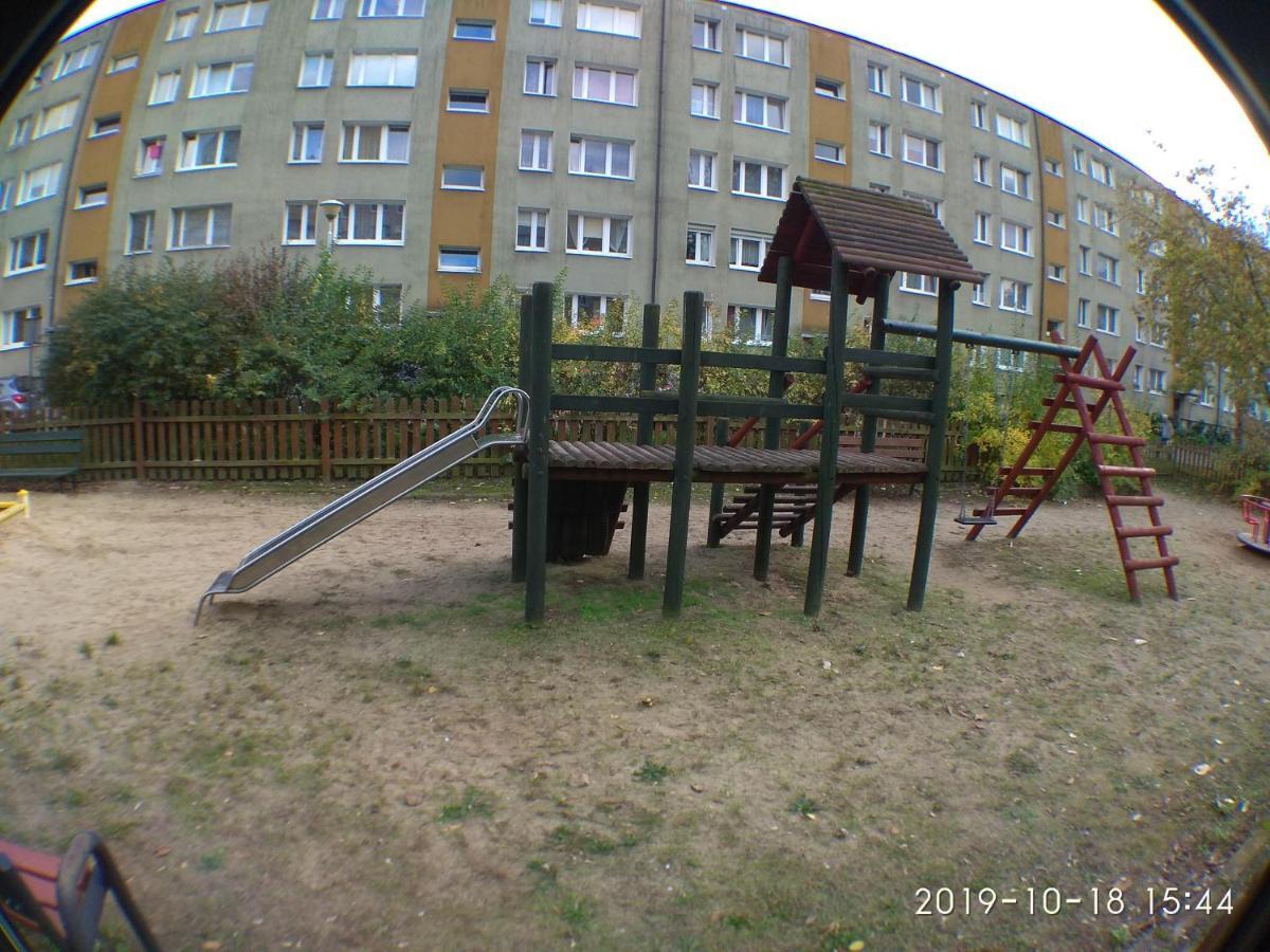 2120 Przyjazni 4 - Tanie Pokoje - Samodzielne Zameldowanie - Self Check In Posen Exterior foto