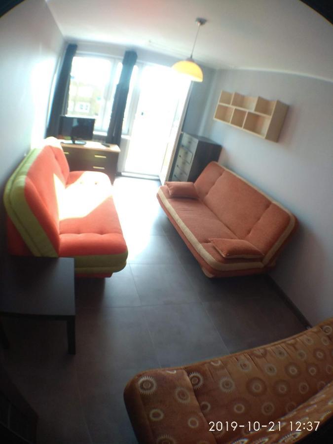 2120 Przyjazni 4 - Tanie Pokoje - Samodzielne Zameldowanie - Self Check In Posen Exterior foto